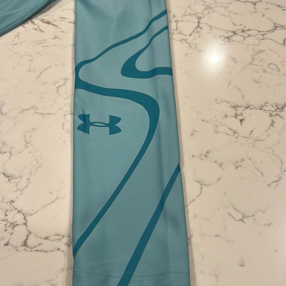 Under Armour Small 32 compression Leggings - Picture 6 of 6